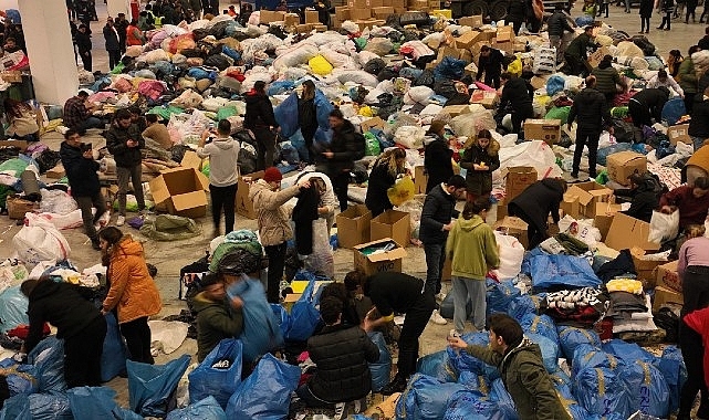 İzmir'den deprem bölgesine destek çığ gibi büyüyor