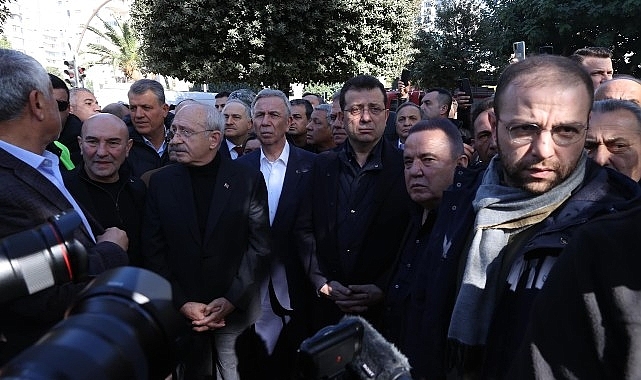Başkan Muhittin Böcek CHP Genel Başkanı Kılıçdaroğlu ile deprem bölgesinde