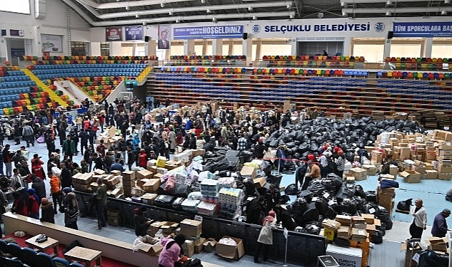 Selçuklu'dan Hatay'a 52 Tır Yardım Malzemesi Gönderildi