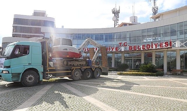 Burhaniye'den Hatay'a İş Makineleri Gönderildi