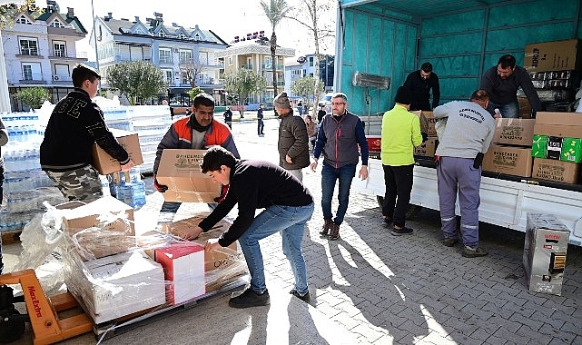 Kemer'in 11'inci yardım tırı yola çıktı