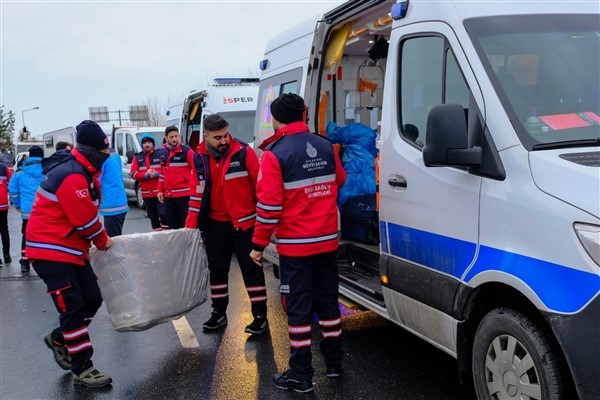 İBB, Hatay’da ısı yalıtımlı çadırlar kurdu