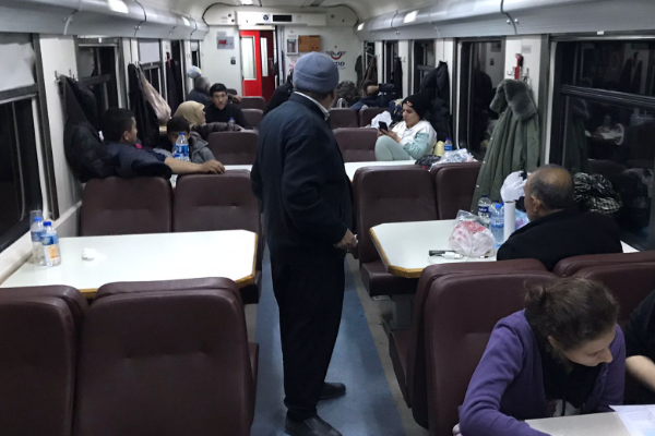 Depremden etkilenenler TCDD vagonlarında misafir ediliyor