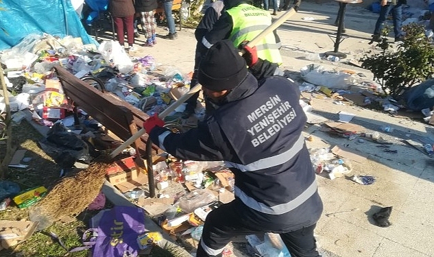 Yenişehir Belediyesi Hatay'da çevre temizliği çalışmalarına destek veriyor