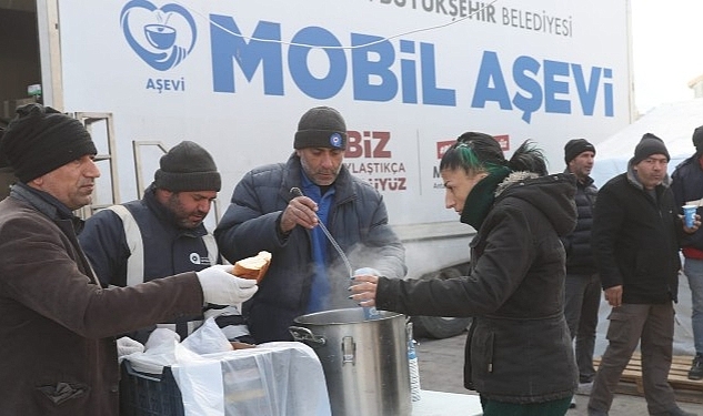 Hatay'da depremzede ve görevli personele sıcak yemek