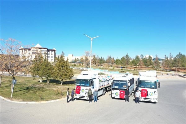 Harran Üniversitesi’nin bir yardım konvoyu daha deprem bölgesine gönderildi