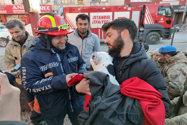İBB, deprem bölgesine yardımlarını sürdürüyor
