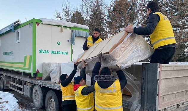Sivas Belediyesi 20 Konteyner Araç Deprem Bölgesine Ulaştı...