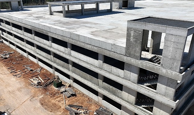 Akdeniz Üniversitesi Katlı Otoparkı'nda Betonarme İmalatı Tamamlandı