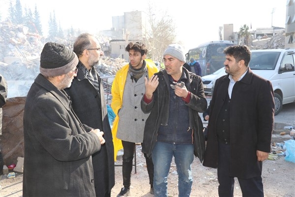 HÜDA PAR heyeti, Gaziantep’te depremzedelerle bir araya geldi
