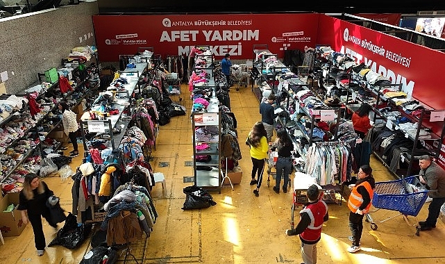 Cam Piramit Afet Yardım Merkezi yaraları sarmaya devam ediyor