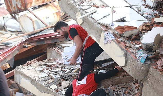 Kızılay'ın 2300 personeli depremden doğrudan etkilendi