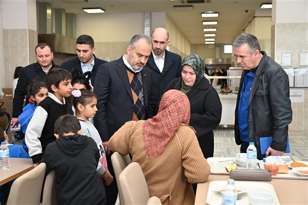 Başkan Aktaş, Bursa’da depremzedeleri ziyaret etti