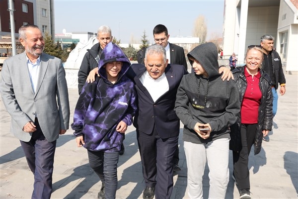 Kayseri Büyükşehir, depremzede öğrencilere ücretsiz ulaşım imkanı sunacak