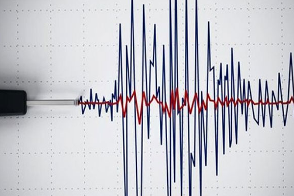 İzmir 4,1 Büyüklüğünde Depremle Sallandı
