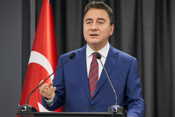 Babacan: ″İnsan onuruna yaraşır bir muamele istiyor insanlar″