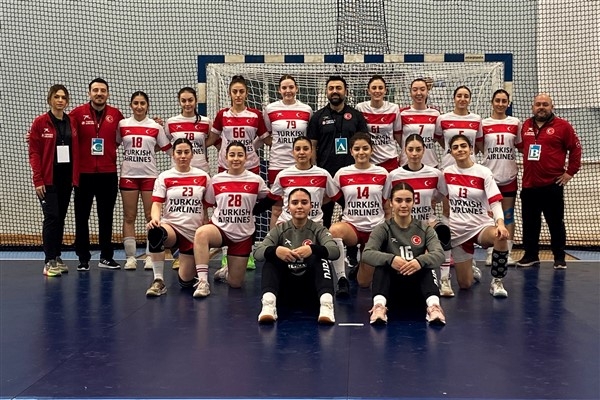 U17 Kız Milli Hentbol Takımı, final grubuna yükseldi