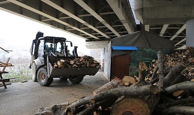 Bayrampaşa Belediyesi'nden deprem bölgesine 20 ton odun