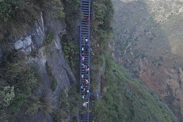 800 metrelik uçurumdaki köy, yeni turizm merkezi oldu