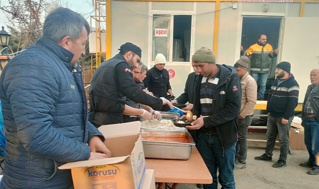 Keçiören Belediyesinin Aş Evinde Üç Öğün Yemek