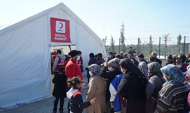 Kızılay'ın Deprem Bölgesindeki Yardım Seferberliği  6 ilde 12 sosyal market hizmet veriyor