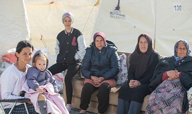 Depremzede kadınlar 8 Mart'ı buruk karşıladı “Ne güzel yaşıyorduk, sıcak bir yuvamız vardı"