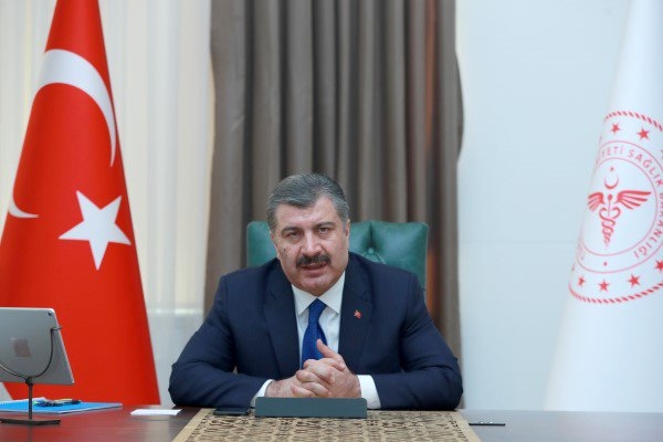 Bakan Koca: ″Afet bölgesinde 122 bin sağlık personeli halen görevinin başındadır″