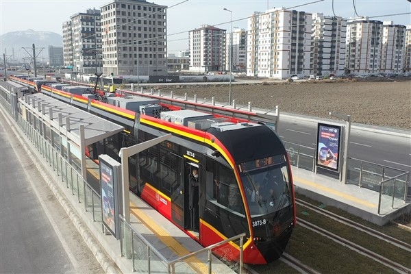 Başkan Büyükkılıç: “Yeni tramvay hattı ile yolcu kapasitesi 259 bin 600’e çıktı”
