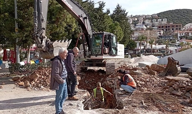 Kaş Yat Limanı kanalizasyon sorunu çözüldü