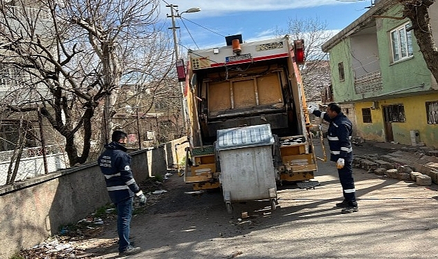 Yenişehir Belediyesi temizlik işleri ekipleri şimdi de Adıyaman'da
