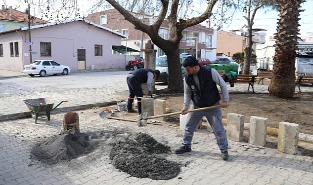 Burhaniye'de Yeşil Alanlar Yenileniyor