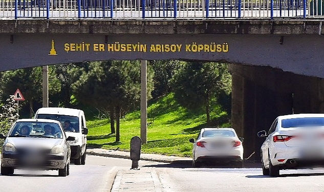 İzmir Büyükşehir Belediyesi'nden İzmirli şehitlerin anısına saygı