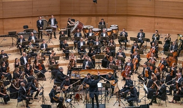 Cumhurbaşkanlığı Senfoni Orkestrası, Aşık Veysel'i Muhteşem Bir Konserle Andı