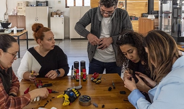 FabrikaLab İzmir'de Robotel üretildi