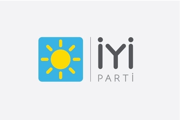 İYİ Partili Poyraz: ″Biliyor ve inanıyoruz ki hiç kimse milletten büyük değildir″