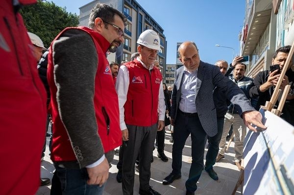 CHP’li Seçer İstiklal Caddesi esnafına seslendi