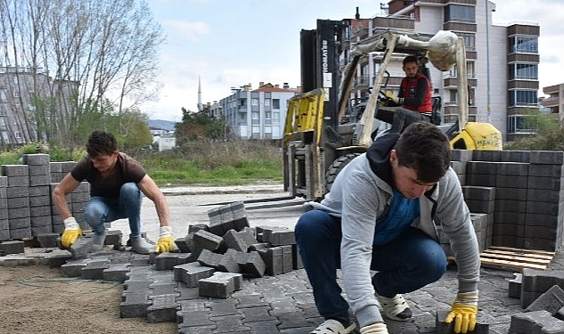 Akçay Sarıkız Meydanı Yeniden Düzenleniyor