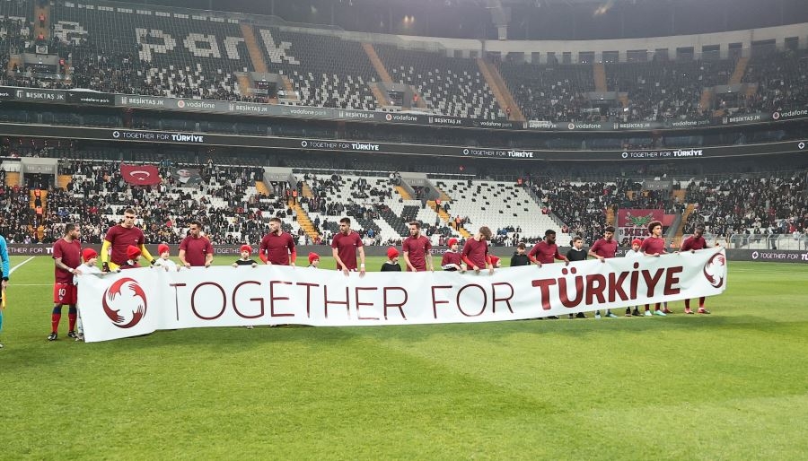 Atletıco De Madrıd Ve Beşiktaş Jk,  Depremzedelere Destek İçin Türkiye