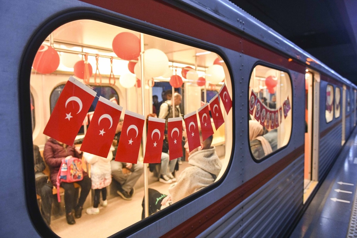 BAŞKENTTE 23 NİSAN ULUSAL EGEMENLİK VE ÇOCUK BAYRAMI COŞKUSU