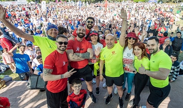 Dünyayı buluşturan maratona Kenya ve Etiyopyalı atletler damga vurdu Maraton İzmir 100'üncü yıl onuruna koşuldu