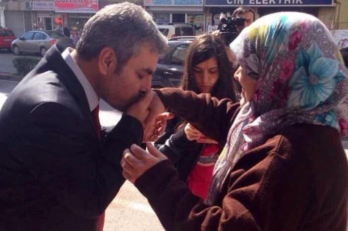 Kaptan Kartal, Anneler Günü dolayısıyla mesaj yayımladı.