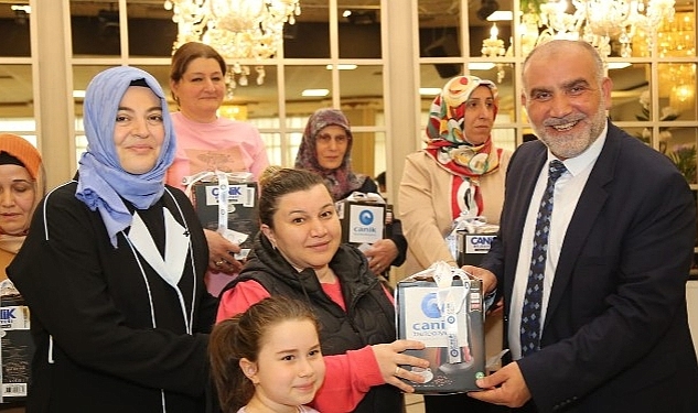 Başkan Sandıkçı, “Annelerimiz yüce gönülleri ve fedakâr ruhları ile daima yanımızdadır"