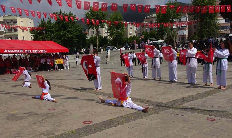 Gençlik ve Spor Bayramının 104. Yıl Dönümünde Gençler Göz Doldurdu