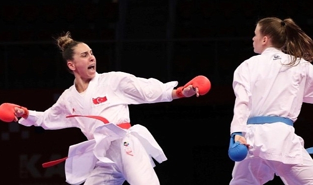 Kağıtsporlu Gülsen, Akdeniz Karate Şampiyonu oldu