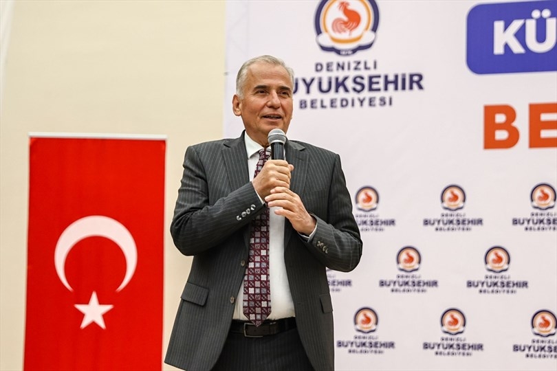 Denizli Büyükşehir Belediyesi afetzedelere moral oluyor