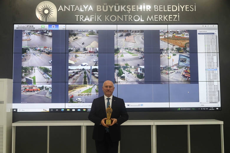 Antalya Akıllı Kavşak Kontrol Merkezi ödül aldı