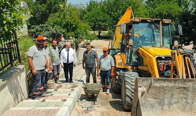 Karabağlar'da kaldırımlar yenileniyor