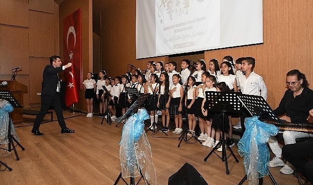 Karabağlar Belediyesi Çocuk Korosu'ndan ilk konser