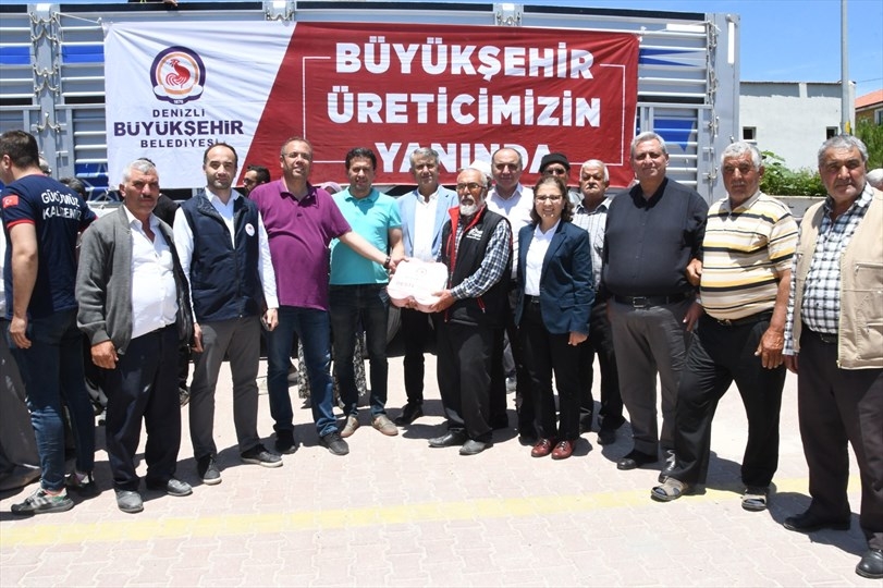 Büyükşehir Belediyesi, 646.100 küçükbaş ve büyükbaş hayvanın mineral taş ihtiyacını karşıladı.