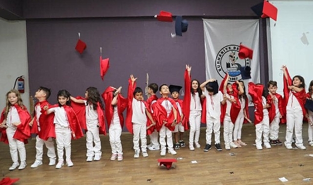 Geleceğinizin umudu olan çocuklarımızın mezuniyet coşkusu